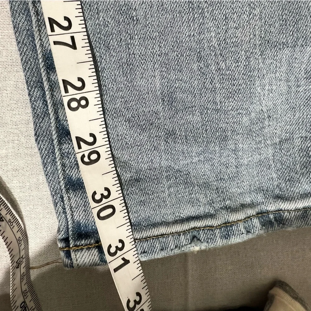 American Eagle Distressed Light Wash Slim Straight Jeans 33x32